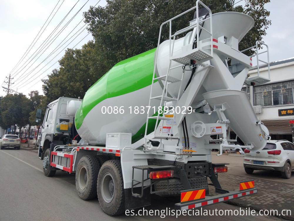 Howo 6x4 10cbm Concrete Mixer Truck 3